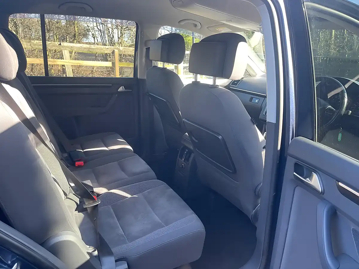 Used 2013 Volkswagen Touran Blue - Interior and Exterior details 14