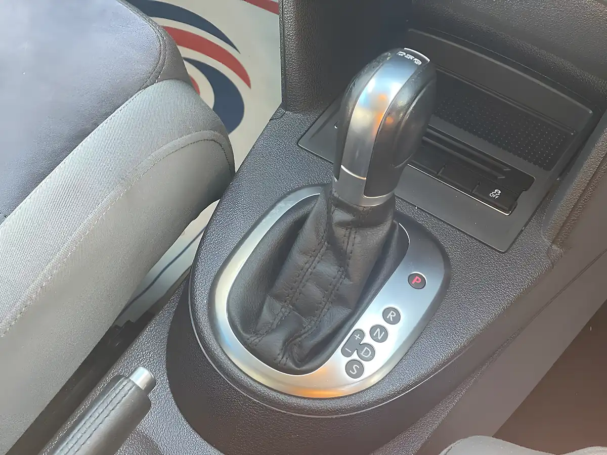 Used 2013 Volkswagen Touran Blue - Interior and Exterior details 15