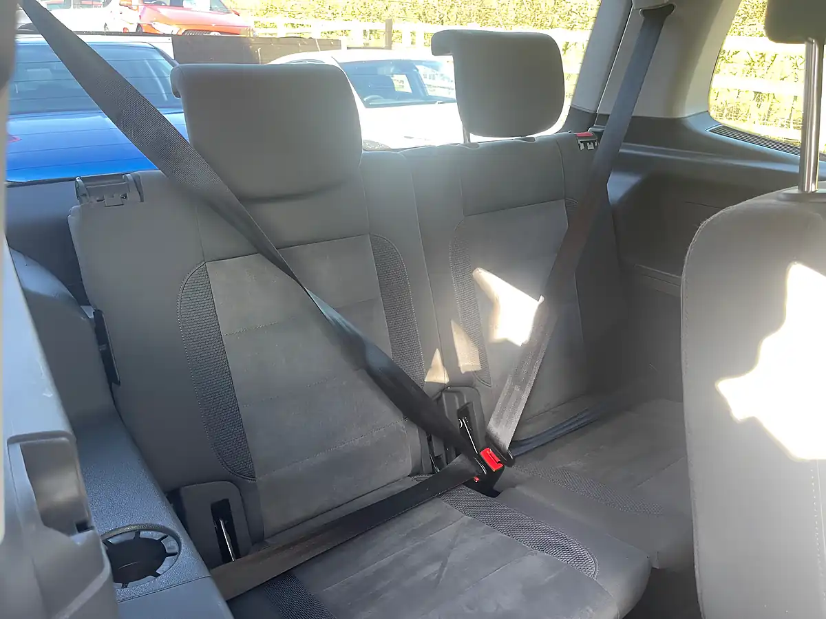 Used 2013 Volkswagen Touran Blue - Interior and Exterior details 17