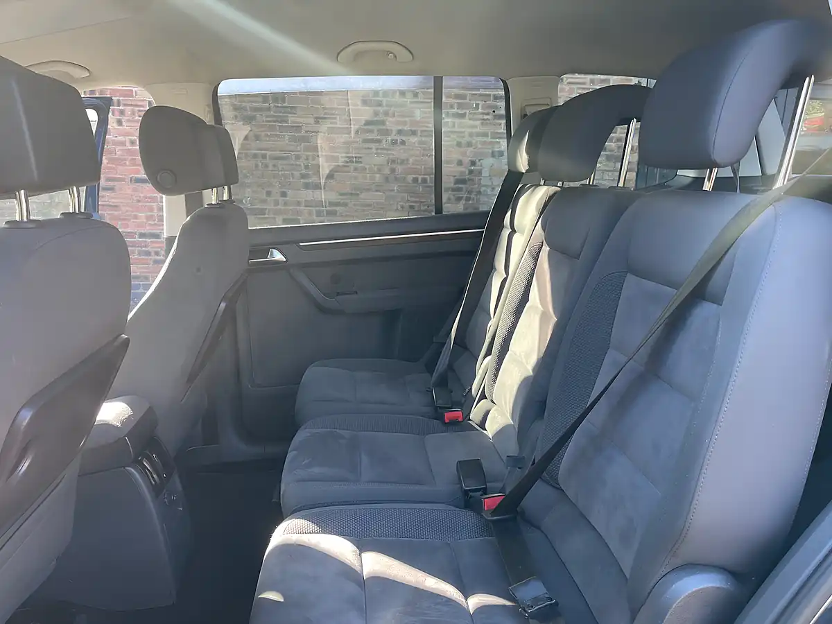 Used 2013 Volkswagen Touran Blue - Interior and Exterior details 18