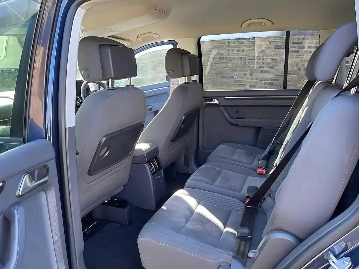 Used 2013 Volkswagen Touran Blue - Interior and Exterior details 19