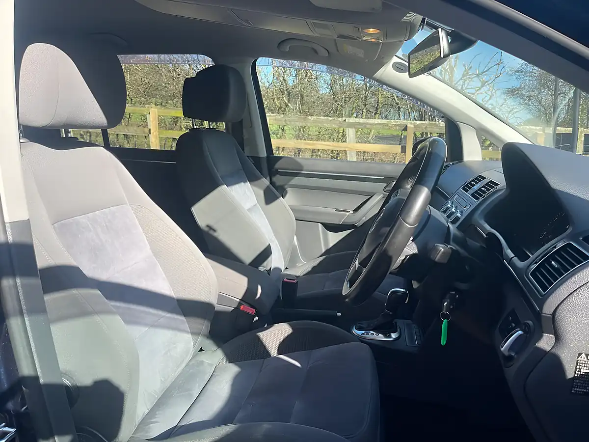 Used 2013 Volkswagen Touran Blue - Interior and Exterior details 8