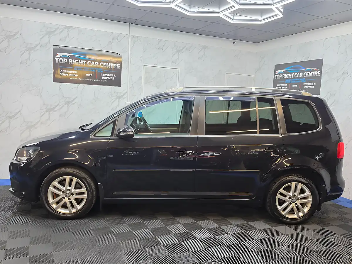 Used 2013 Volkswagen Touran Bluemotion Tech Se Black - Interior and Exterior details 10