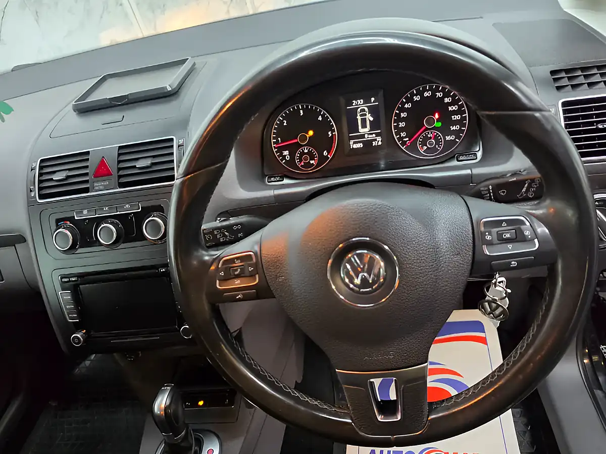 Used 2013 Volkswagen Touran Bluemotion Tech Se Black - Interior and Exterior details 11