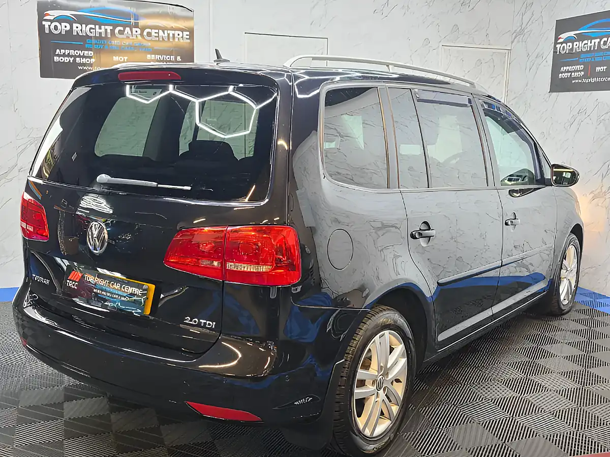 Used 2013 Volkswagen Touran Bluemotion Tech Se Black - Interior and Exterior details 9