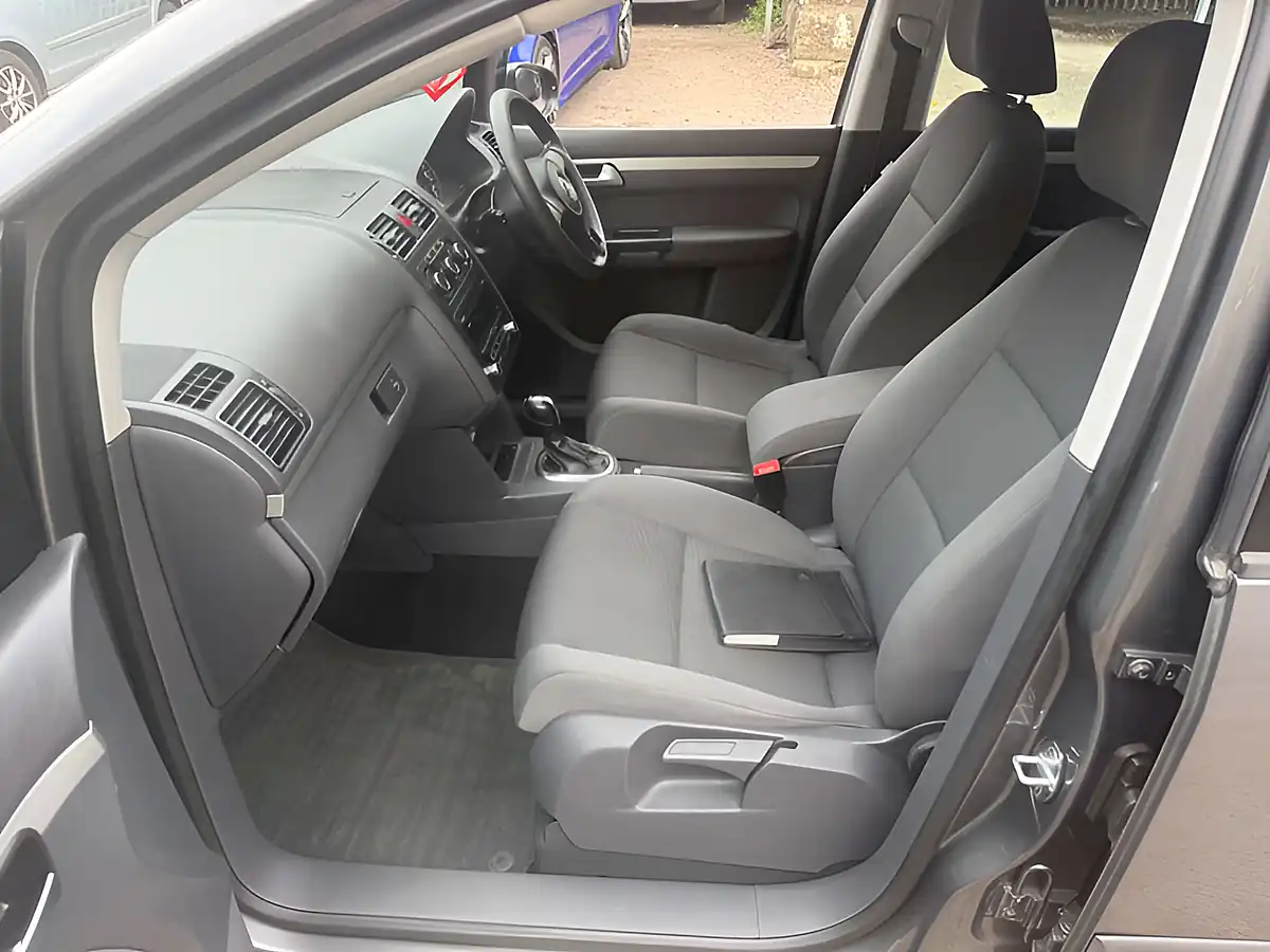 Used 2013 Volkswagen Touran S Grey - Interior and Exterior details 17