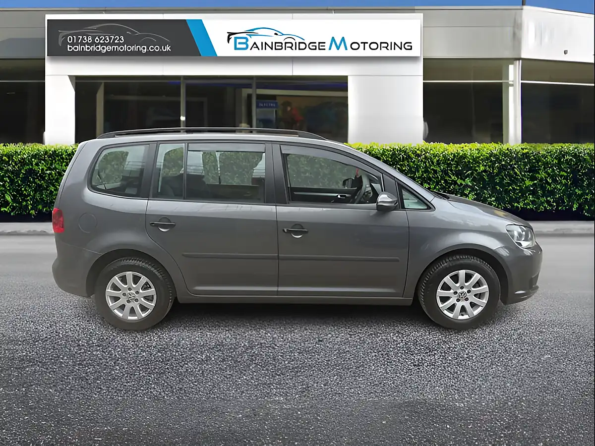 Used 2013 Volkswagen Touran S Grey - Interior and Exterior details 2