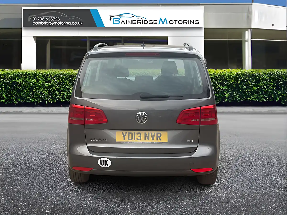 Used 2013 Volkswagen Touran S Grey - Interior and Exterior details 4