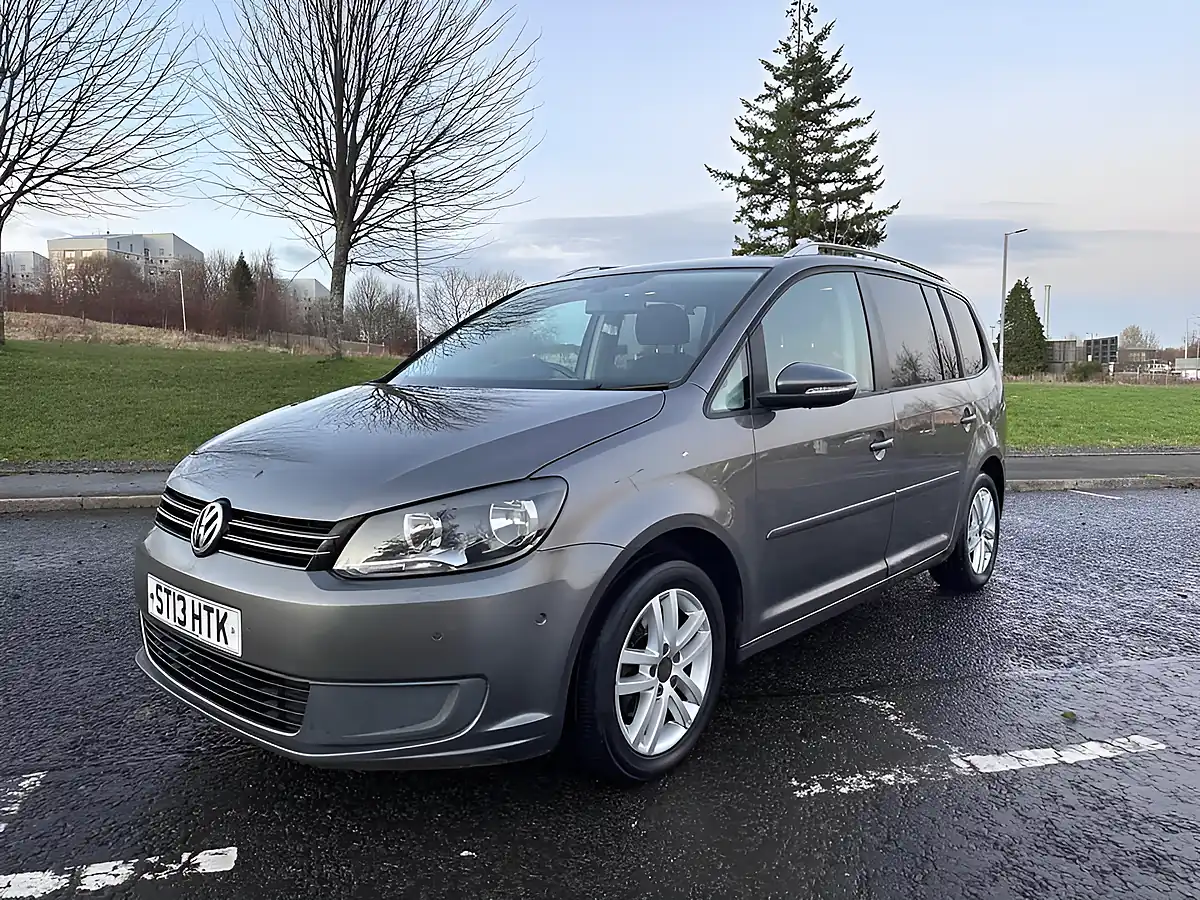 Used 2013 Volkswagen Touran Se Grey - Interior and Exterior details 3