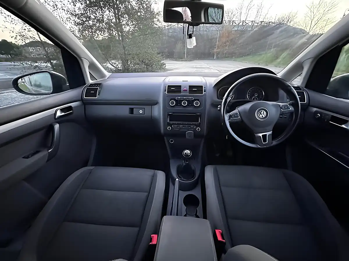 Used 2013 Volkswagen Touran Se Grey - Interior and Exterior details 7