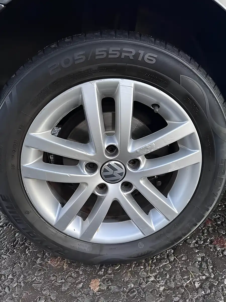 Used 2013 Volkswagen Touran Se Grey - Interior and Exterior details 9