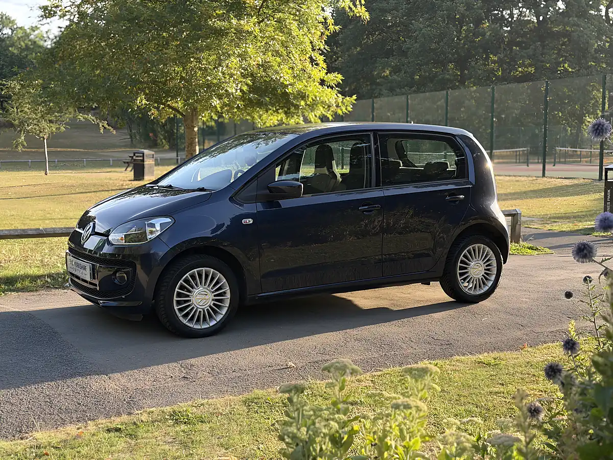 Used 2013 Volkswagen Up! High Up! Blue - Interior and Exterior details 4