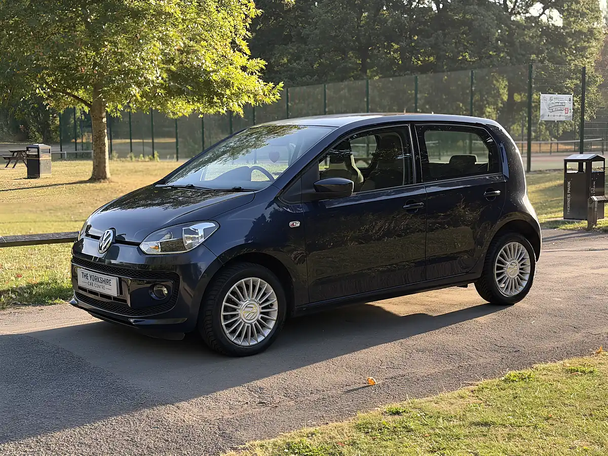 Used 2013 Volkswagen Up! High Up! Blue - Interior and Exterior details 5