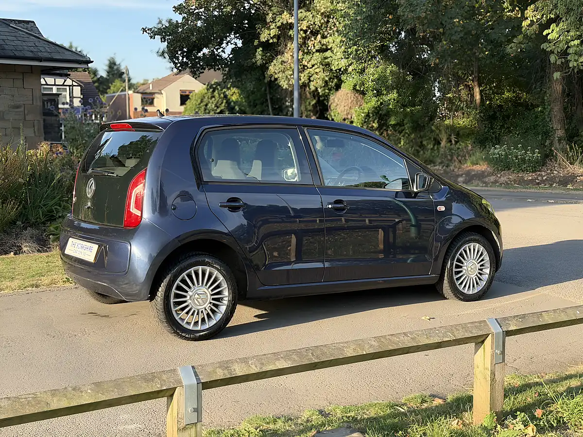Used 2013 Volkswagen Up! High Up! Blue - Interior and Exterior details 6