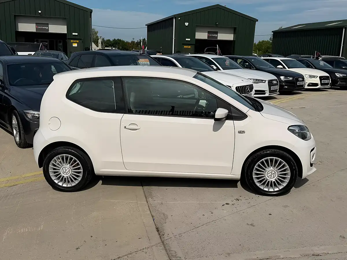 Used 2013 Volkswagen Up! High Up! White - Interior and Exterior details 10