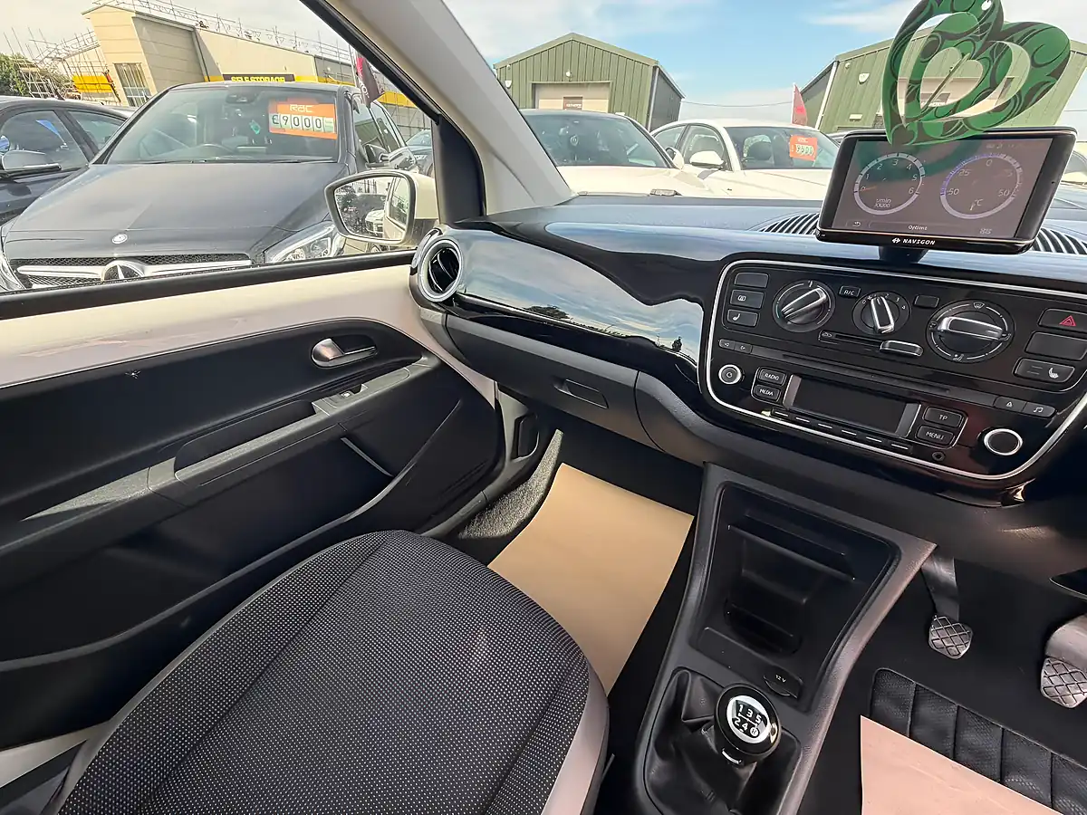 Used 2013 Volkswagen Up! High Up! White - Interior and Exterior details 12