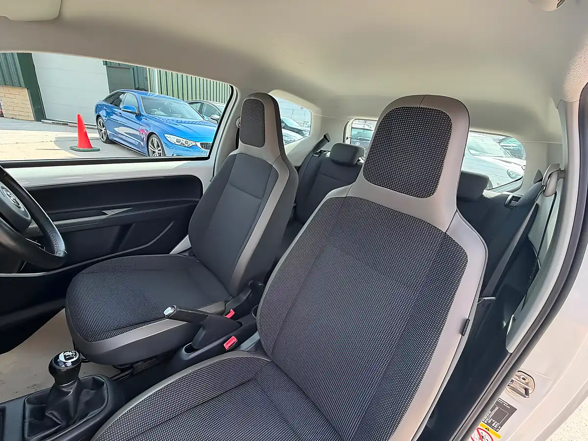 Used 2013 Volkswagen Up! High Up! White - Interior and Exterior details 19