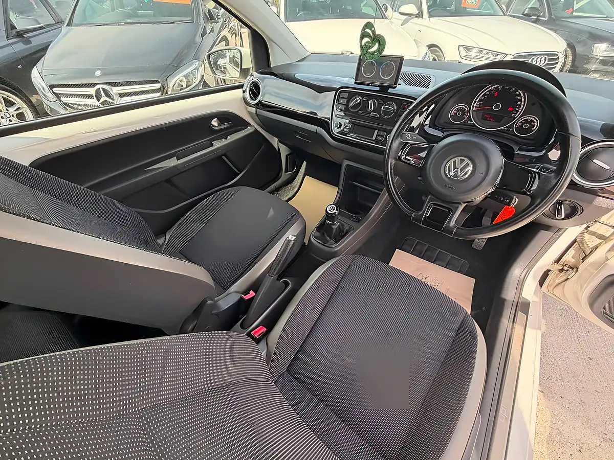 Used 2013 Volkswagen Up! High Up! White - Interior and Exterior details 20