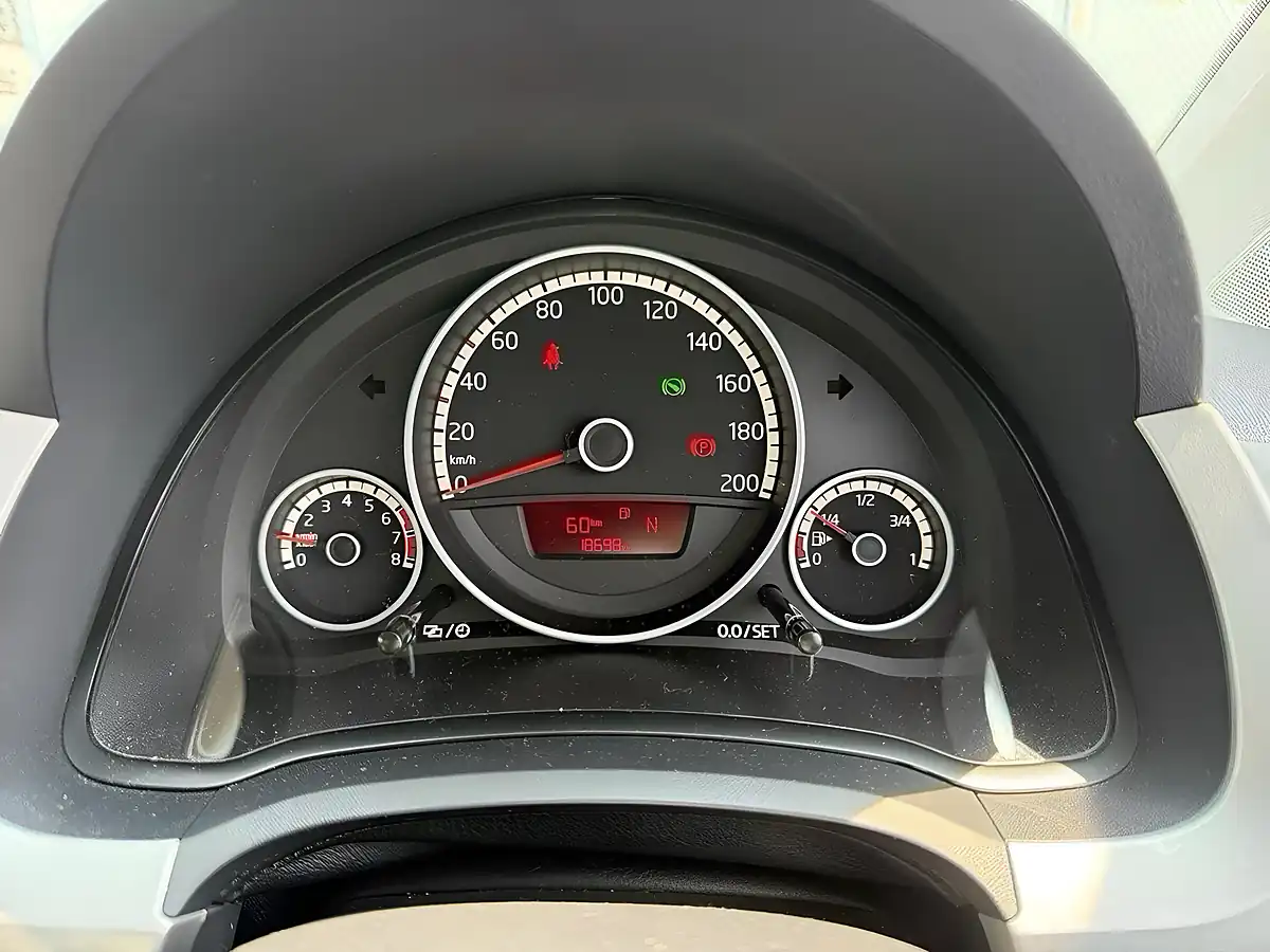 Used 2013 Volkswagen Up! High Up! White - Interior and Exterior details 12
