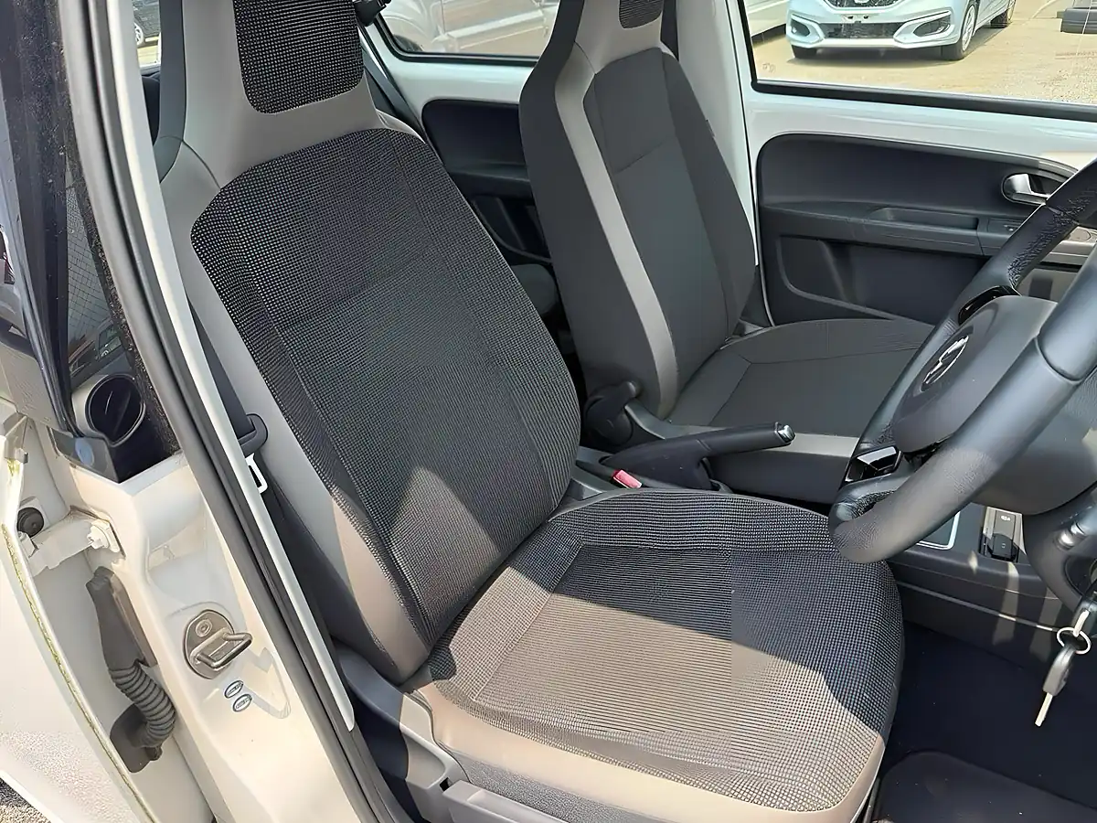Used 2013 Volkswagen Up! High Up! White - Interior and Exterior details 13