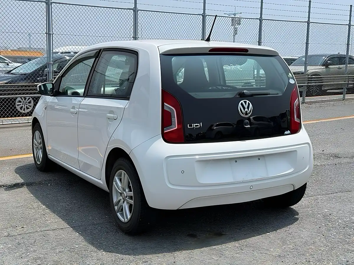 Used 2013 Volkswagen Up! High Up! White - Interior and Exterior details 3
