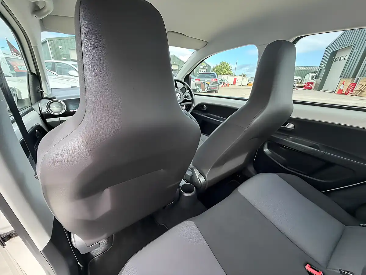 Used 2013 Volkswagen Up! Move Up! White - Interior and Exterior details 20