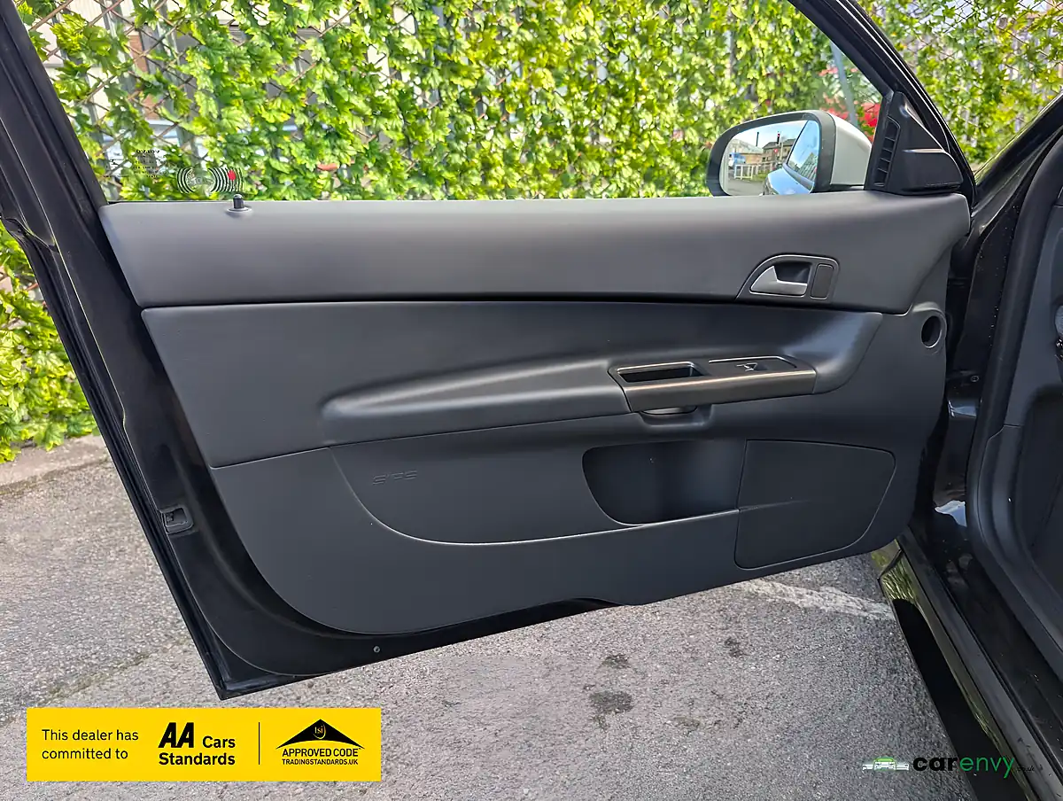 Used 2013 Volvo C30 R-Design Lux Black Sapphire - Interior and Exterior details 18