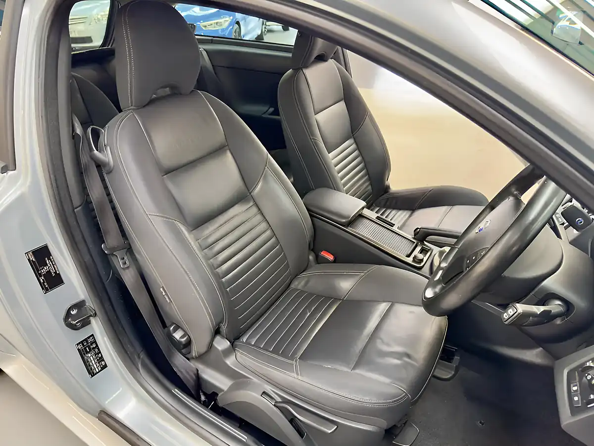 Used 2013 Volvo C30 R-Design Silver - Interior and Exterior details 17