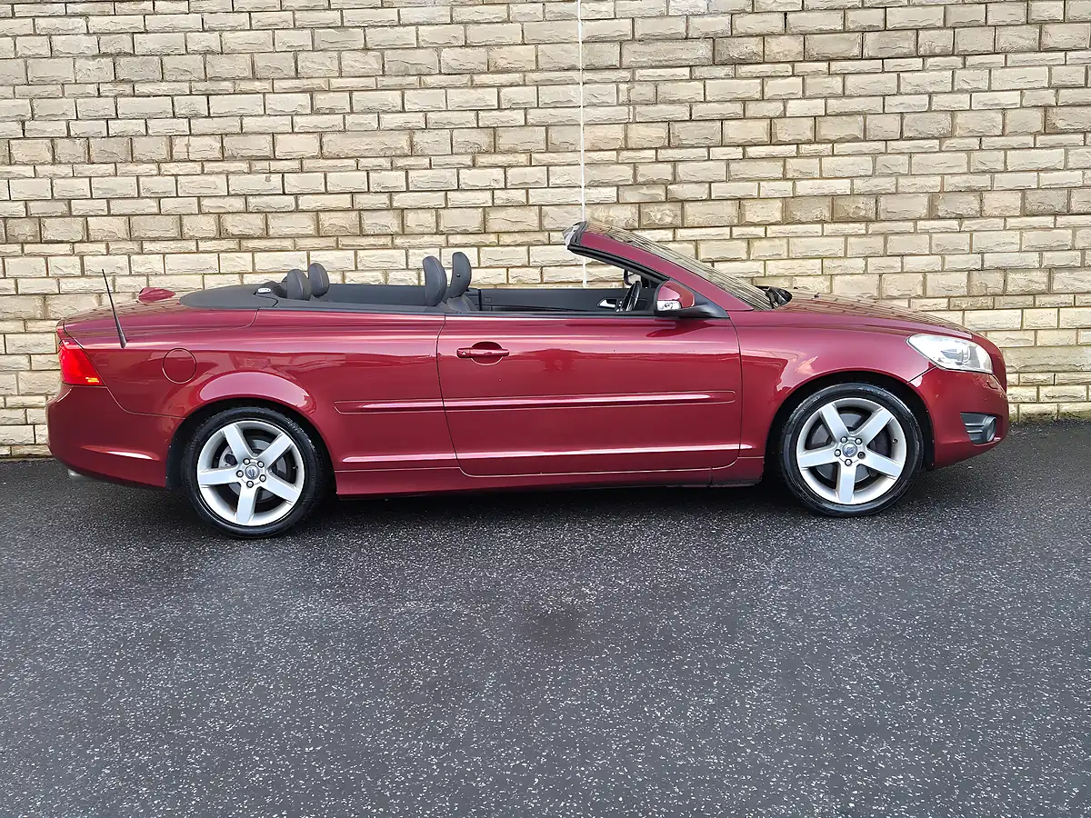 Used 2013 Volvo C70 Se Lux Nav Geartronic Red - Interior and Exterior details 11