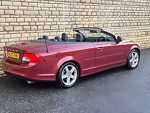 Used 2013 Volvo C70 Se Lux Nav Geartronic Red - Interior and Exterior details 13