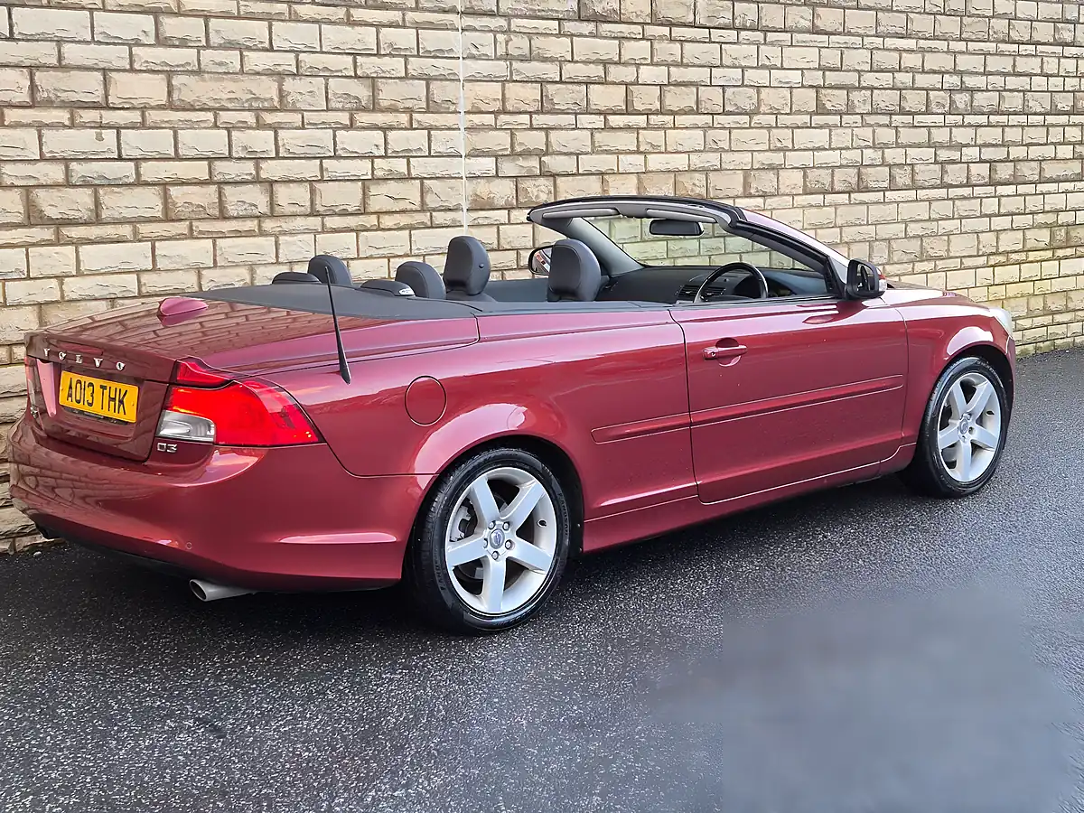 Used 2013 Volvo C70 Se Lux Nav Geartronic Red - Interior and Exterior details 13