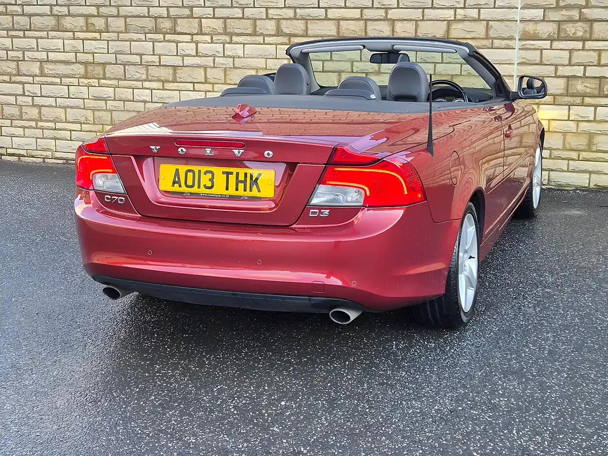 Used 2013 Volvo C70 Se Lux Nav Geartronic Red - Interior and Exterior details 15