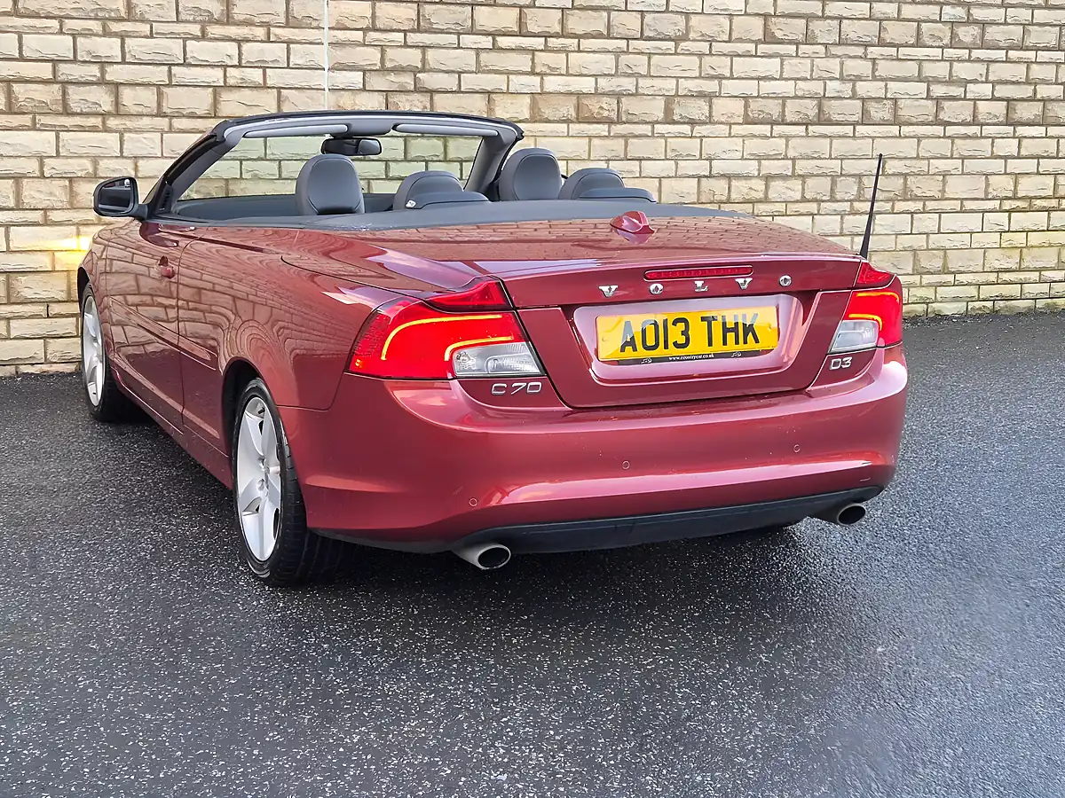 Used 2013 Volvo C70 Se Lux Nav Geartronic Red - Interior and Exterior details 17