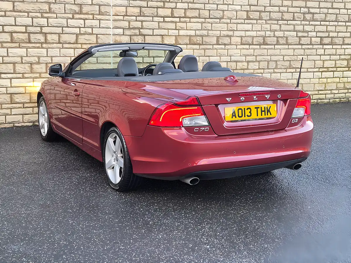 Used 2013 Volvo C70 Se Lux Nav Geartronic Red - Interior and Exterior details 18