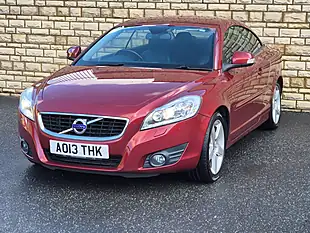 Used 2013 Volvo C70 Se Lux Nav Geartronic Red - Interior and Exterior details 4