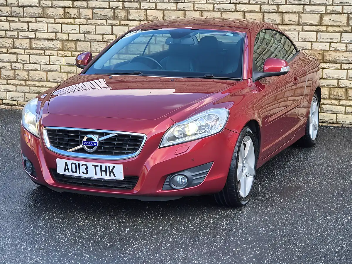 Used 2013 Volvo C70 Se Lux Nav Geartronic Red - Interior and Exterior details 4