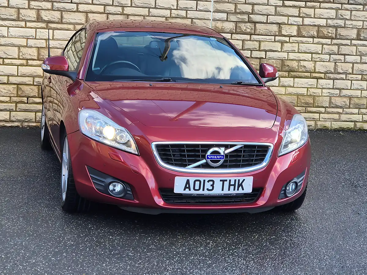 Used 2013 Volvo C70 Se Lux Nav Geartronic Red - Interior and Exterior details 7