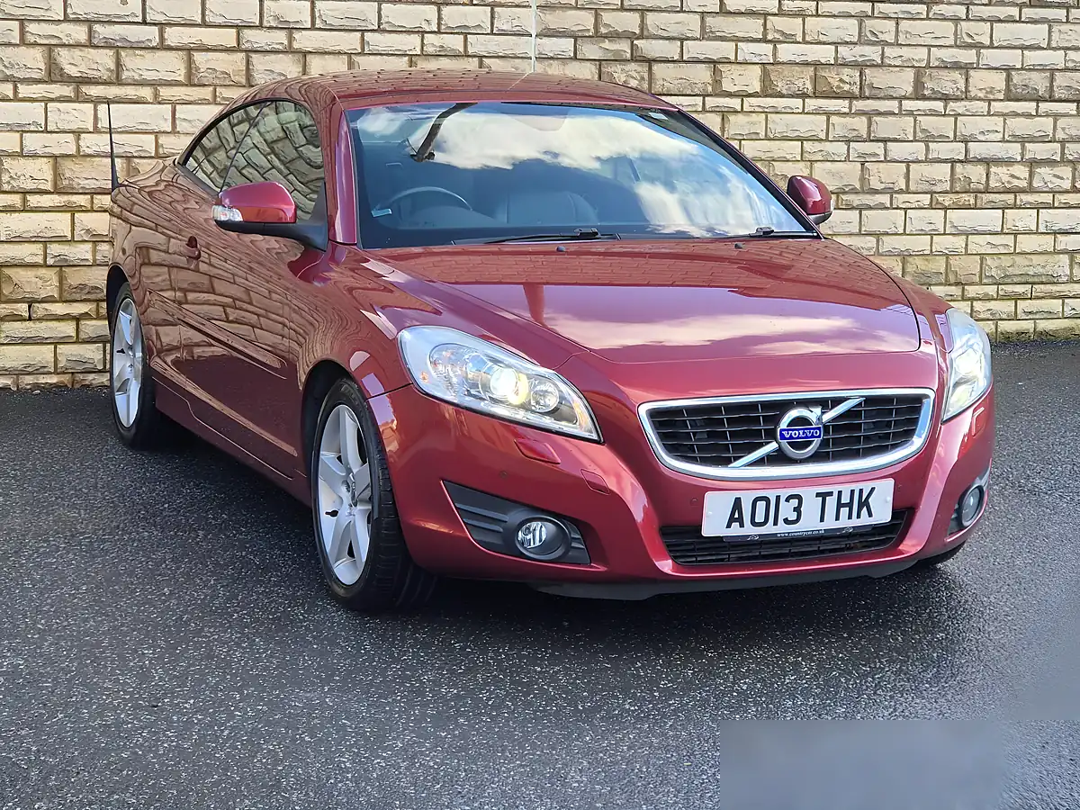 Used 2013 Volvo C70 Se Lux Nav Geartronic Red - Interior and Exterior details 8