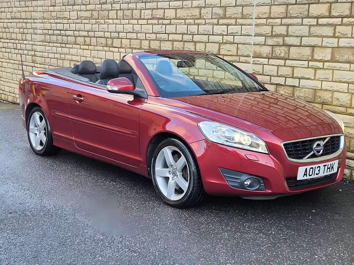 Used 2013 Volvo C70 Se Lux Nav Geartronic Red - Interior and Exterior details 9