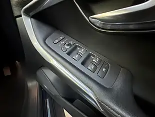 Used 2013 Volvo V40 Cross Country Lux Biarritz Blue - Interior and Exterior details 10