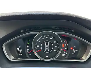 Used 2013 Volvo V40 Cross Country Lux Biarritz Blue - Interior and Exterior details 11