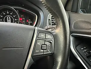 Used 2013 Volvo V40 Cross Country Lux Biarritz Blue - Interior and Exterior details 13