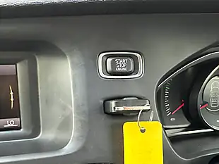 Used 2013 Volvo V40 Cross Country Lux Biarritz Blue - Interior and Exterior details 17