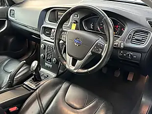 Used 2013 Volvo V40 Cross Country Lux Biarritz Blue - Interior and Exterior details 3