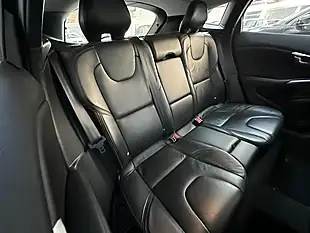 Used 2013 Volvo V40 Cross Country Lux Biarritz Blue - Interior and Exterior details 9