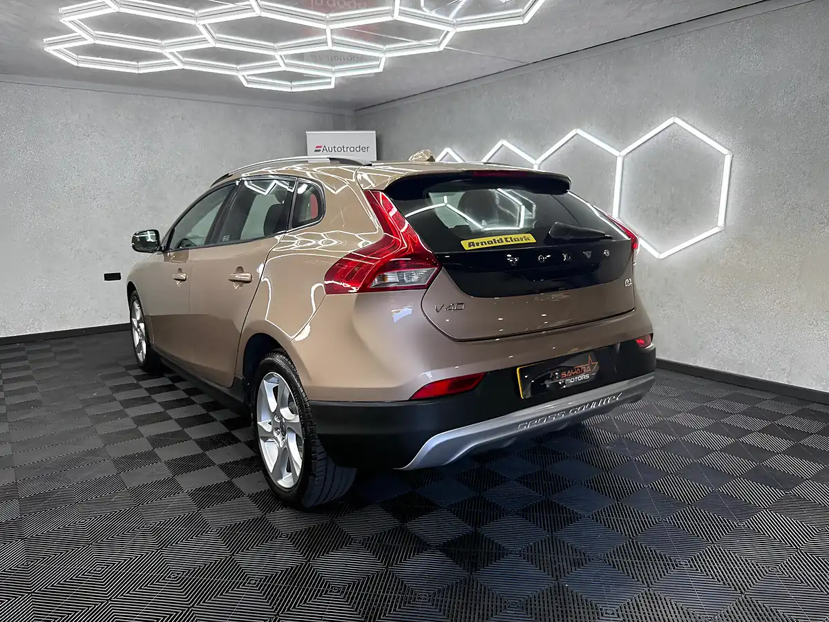 Used 2013 Volvo V40 Cross Country Lux Bronze - Interior and Exterior details 10