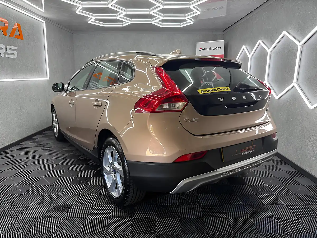 Used 2013 Volvo V40 Cross Country Lux Bronze - Interior and Exterior details 12