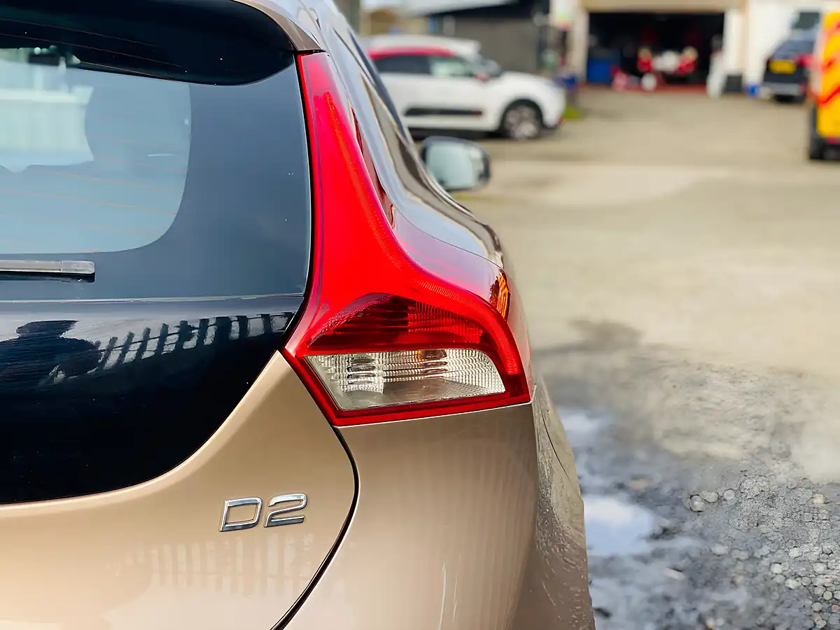 Used 2013 Volvo V40 Cross Country Lux Bronze - Interior and Exterior details 11