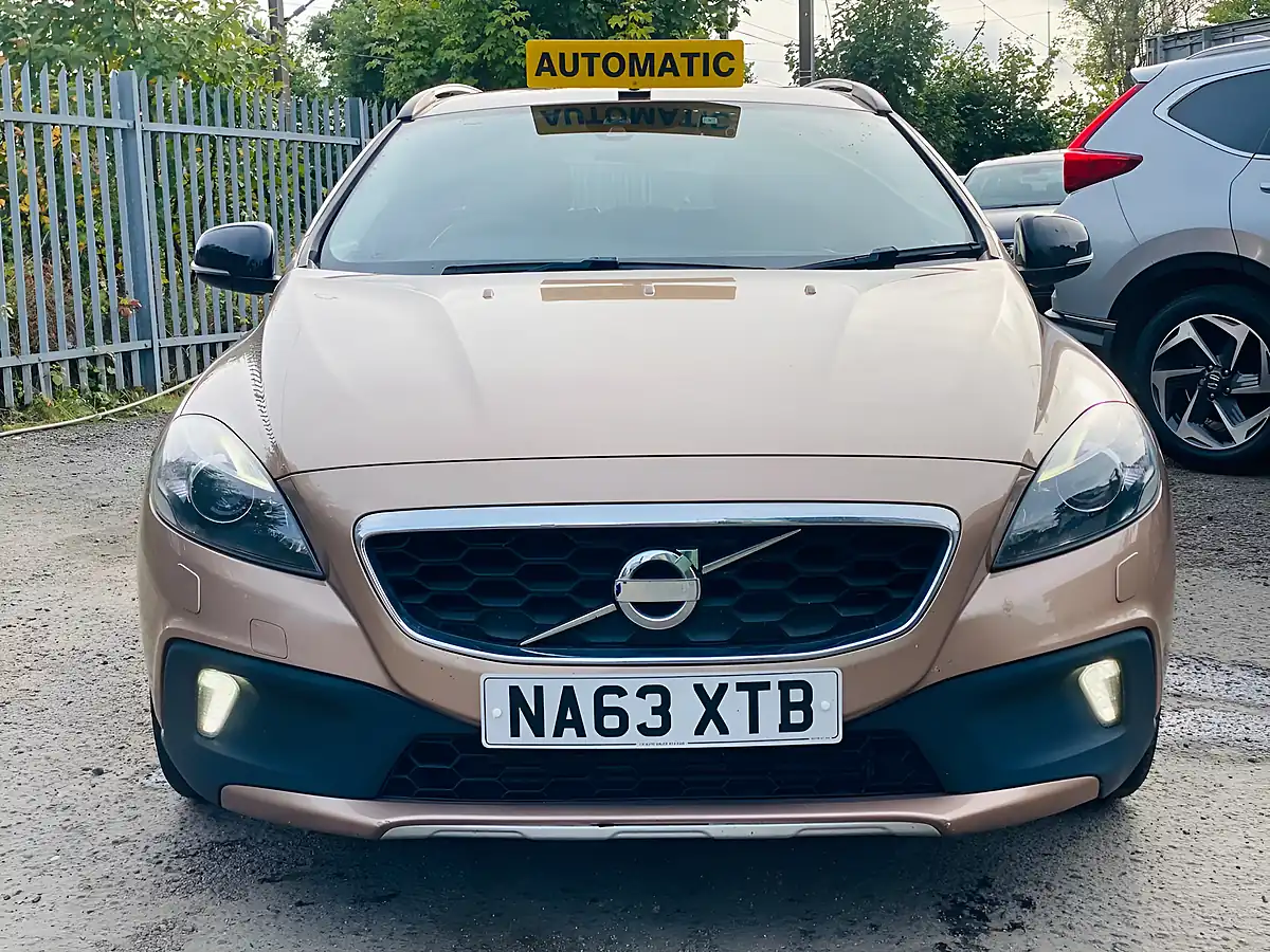 Used 2013 Volvo V40 Cross Country Lux Bronze - Interior and Exterior details 2