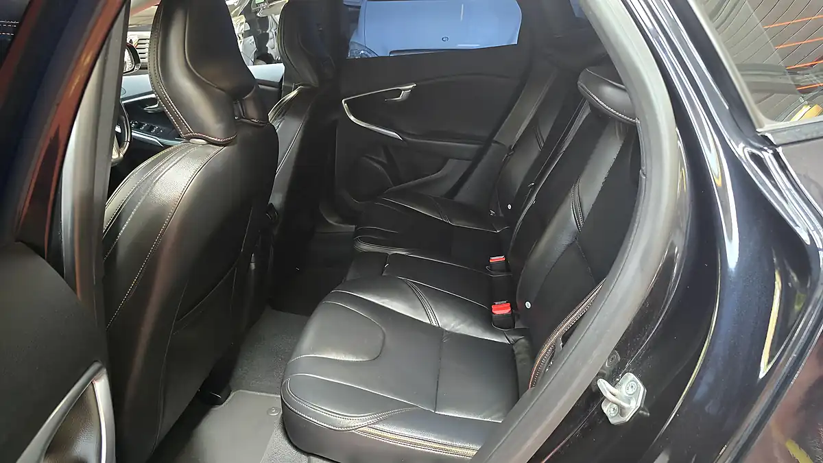 Used 2013 Volvo V40 Cross Country Lux Nav Black - Interior and Exterior details 12